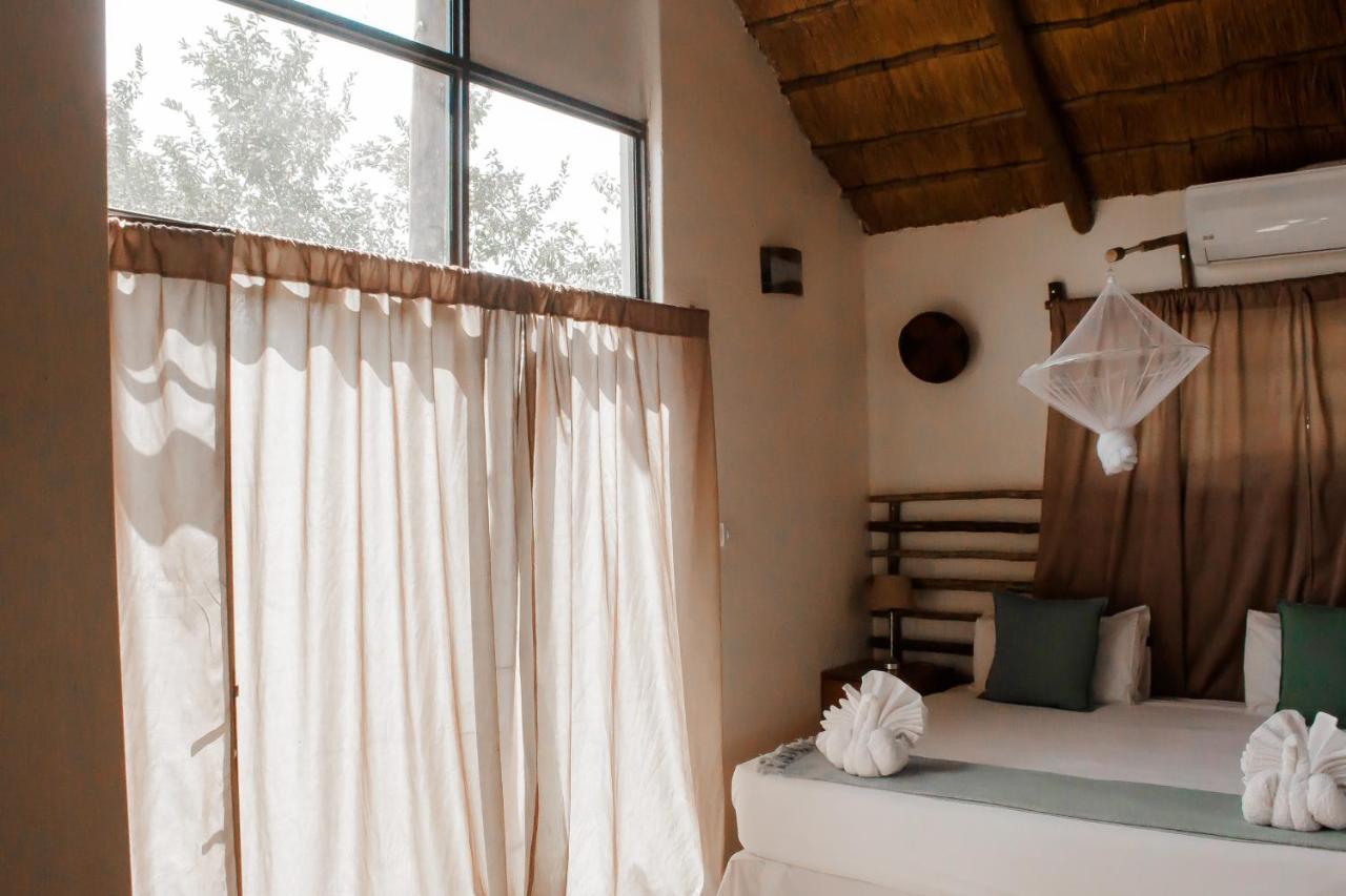 Leeville Guesthouse Kasane Exterior photo